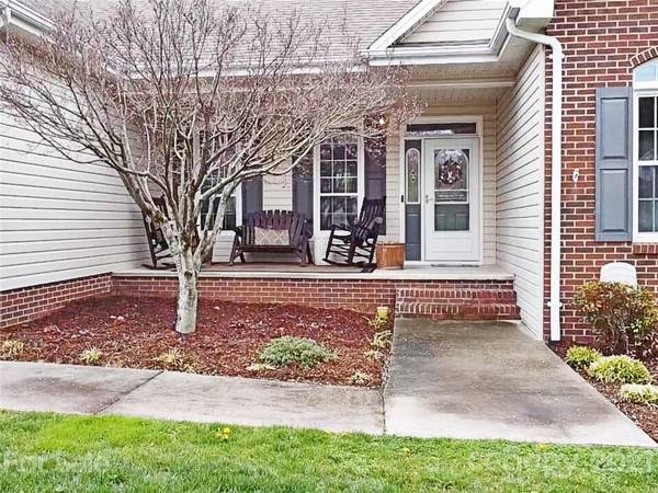 Lenoir, NC 28645,919 Barrington DR NE