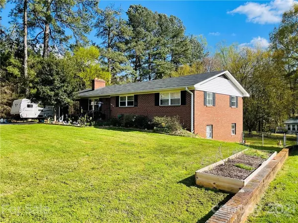 Landis, NC 28088,315 Davis ST