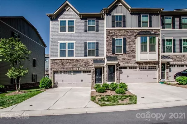 1723 Town Oak LN #92, Charlotte, NC 28205