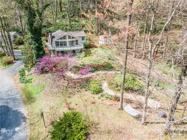 Hendersonville, NC 28739,336 Sky Lake DR