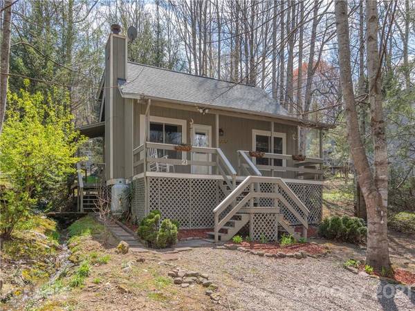 21 Susan DR, Maggie Valley, NC 28751