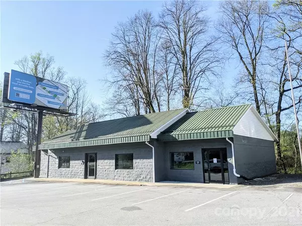 130 Hendersonville HWY #5, Pisgah Forest, NC 28768