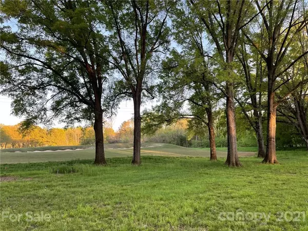 Charlotte, NC 28226,6033 Bentway DR