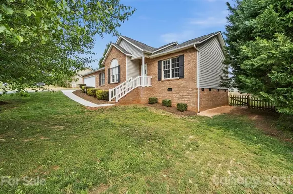 Conover, NC 28613,4875 Water Wheel DR