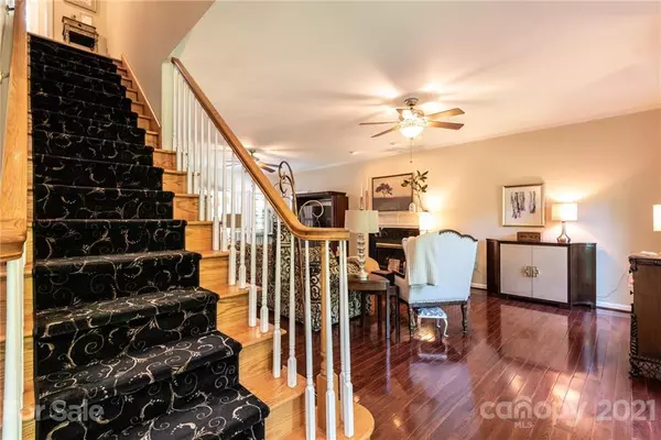 Taylorsville, NC 28681,570 River Haven DR