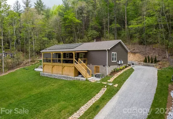 6218 Parkway RD, Balsam Grove, NC 28708