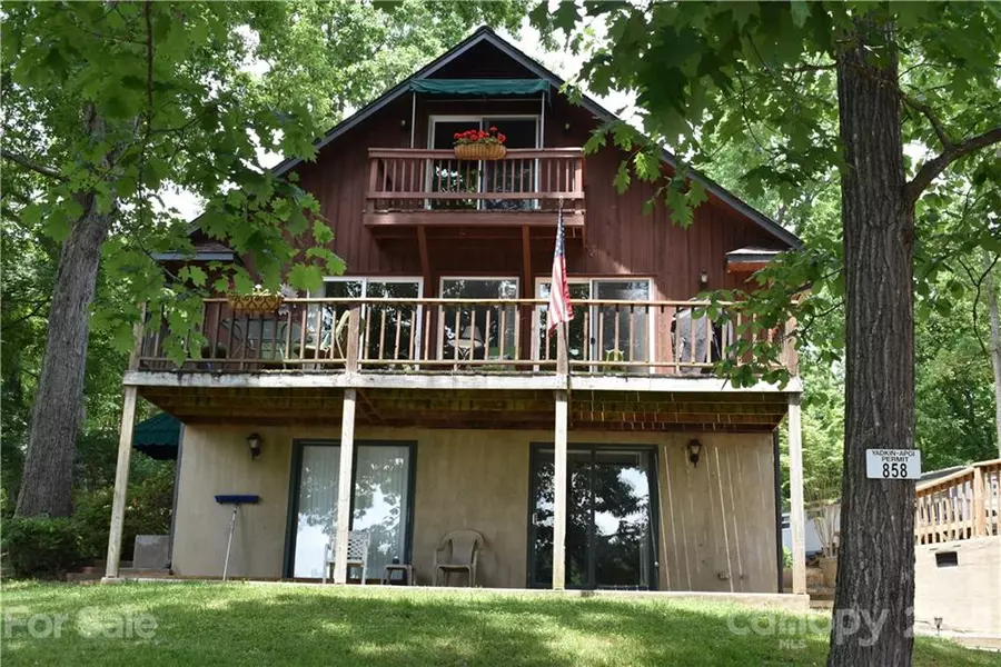 758 Shoreline RD, Badin Lake, NC 28127