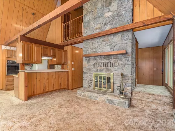 Maggie Valley, NC 28751,685 Locust DR