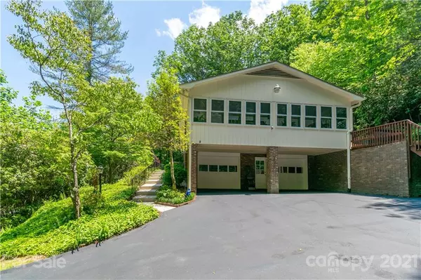 Hendersonville, NC 28791,245 Park LN