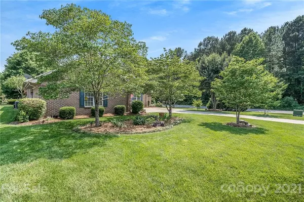 Denver, NC 28037,7932 King Arthurs CT