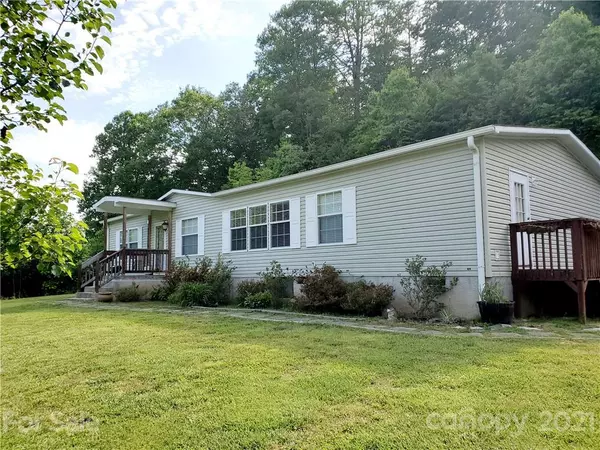 655 Sandy Bottom RD, Marshall, NC 28753