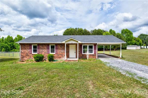 120 Hicks RD, Grover, NC 28073