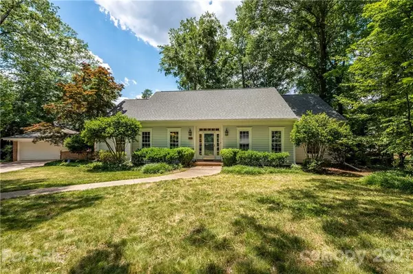 638 Robmont RD, Charlotte, NC 28270