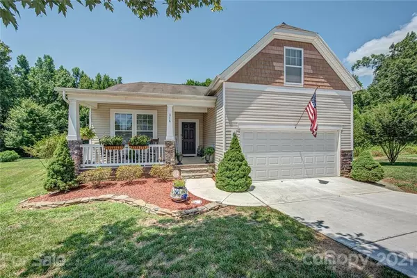 316 Morning Dew LN, Mount Holly, NC 28120