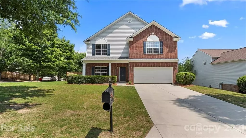 7285 Cascading Pines DR, Tega Cay, SC 29708