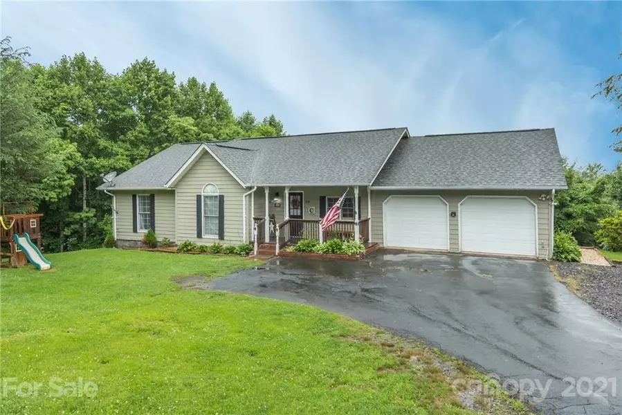 380 Park View DR, Burnsville, NC 28714