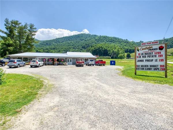 2266 Crymes Cove RD, Waynesville, NC 28786