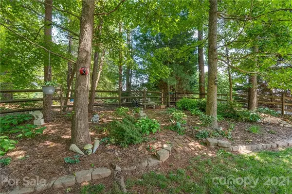 Mount Holly, NC 28120,220 Silver Birch LN