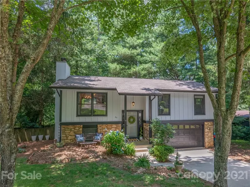 24 Deer Run DR, Asheville, NC 28803