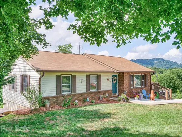 35 Terrace DR,  Weaverville,  NC 28787