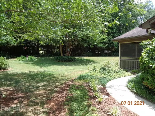 Newton, NC 28658,1076 Fairway DR