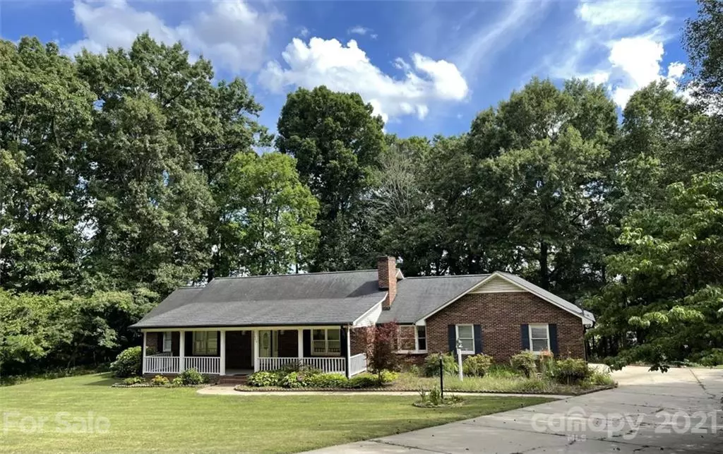 Harrisburg, NC 28075,300 Henderson CIR