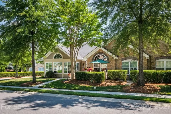 Charlotte, NC 28269,5514 Prosperity View DR