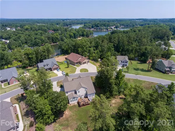 Lake Wylie, SC 29710,433 Snapdragon DR #270