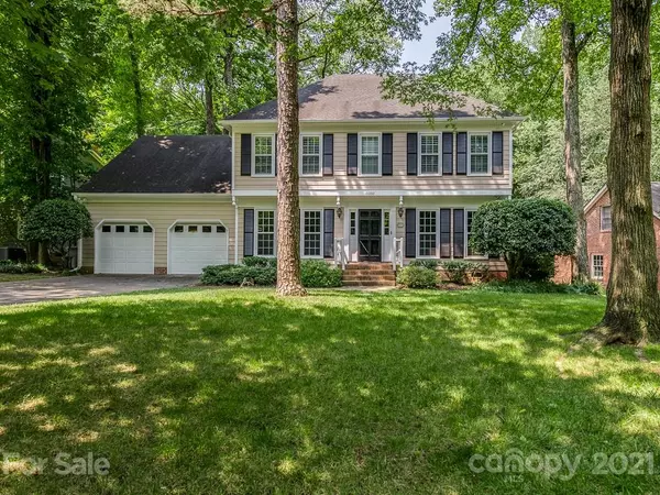 10000 Hanover Hollow DR, Charlotte, NC 28210