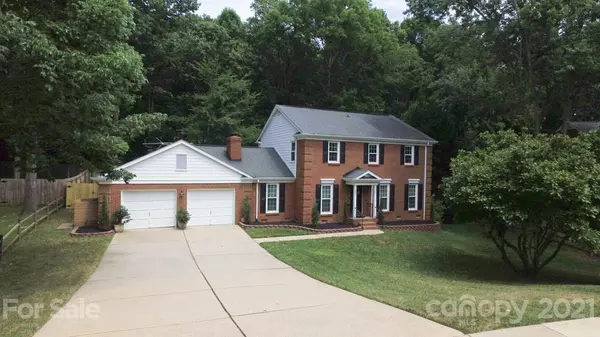 Matthews, NC 28105,521 Walnut Point DR