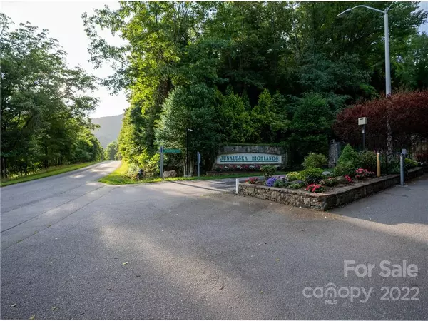 Waynesville, NC 28785,00 Rimesdale WAY