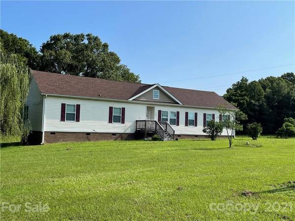 1207 Mt Vernon RD, Fort Lawn, SC 29714