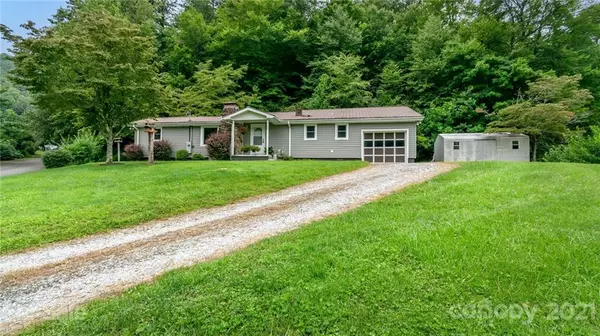 16 Jaffe RD, Rosman, NC 28772