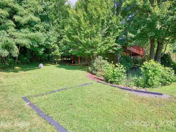 Waynesville, NC 28785,96 Rockin Chair LN