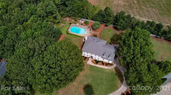 Matthews, NC 28104,5701 Cherry Hollow LN