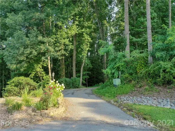 LOT 1 Summit Farm LN, Hendersonville, NC 28792