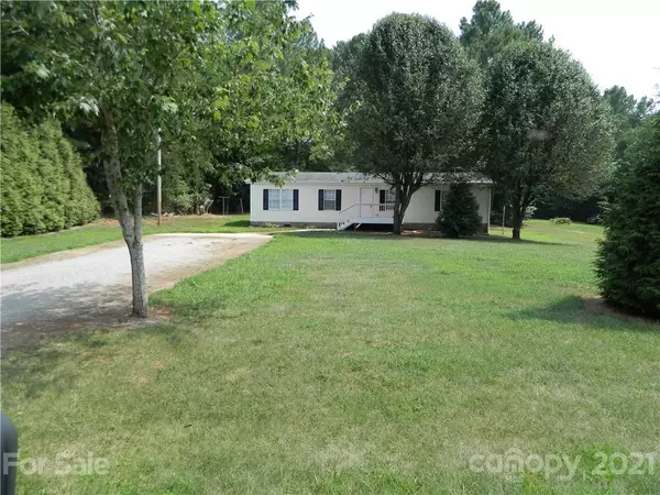 1049 Highland Bluff CT, Lincolnton, NC 28092