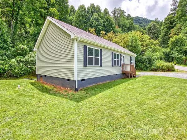 Waynesville, NC 28786,267 Inglewood Cove RD