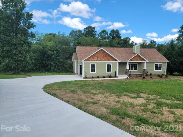 Hendersonville, NC 28792,265 Lewis Creek DR