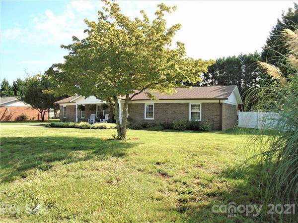 Newton, NC 28658,2034 Whitegate LN