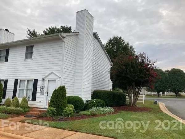 Charlotte, NC 28216,5900 Crape Myrtle LN