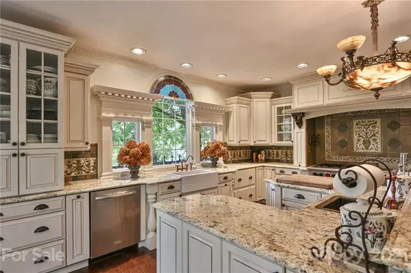 Hamptonville, NC 27020,1913 Hamptonville RD