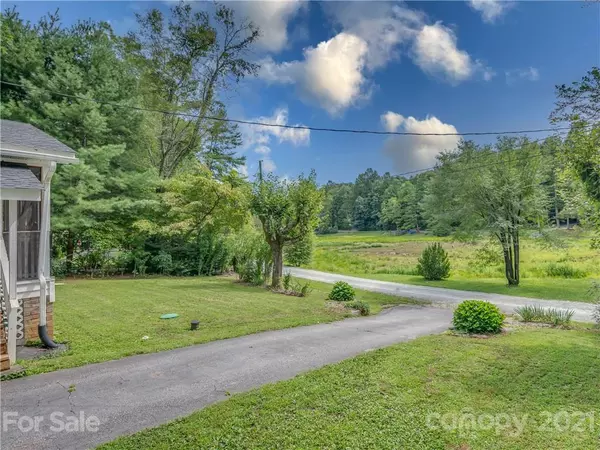 Saluda, NC 28773,488 Lake Hosea DR