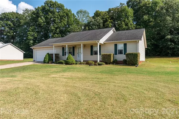 1073 Lyndsey Brook CT, Lincolnton, NC 28092