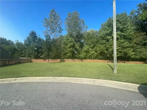 2015 Brantley Creek DR, Kannapolis, NC 28083