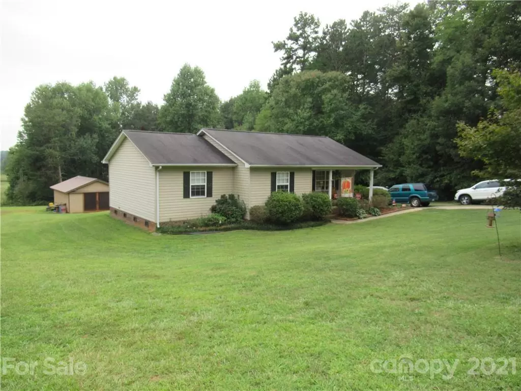 Lincolnton, NC 28092,977 Park CIR