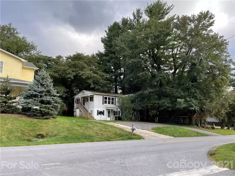 472 County RD, Waynesville, NC 28785