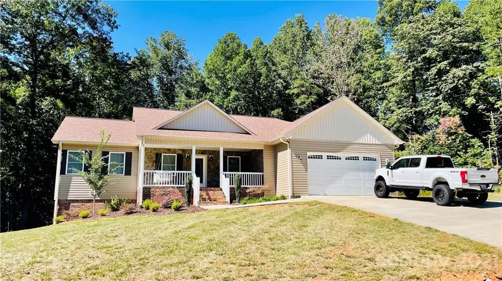 315 Poplar Creek DR, Wilkesboro, NC 28697