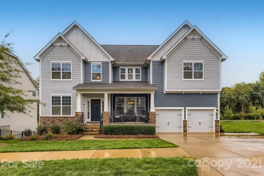 176 Canoe Pole LN, Mooresville, NC 28117