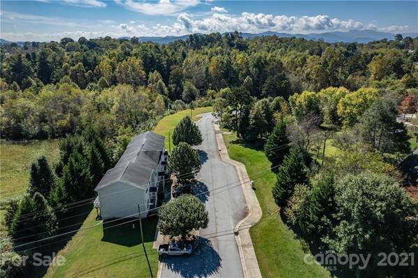 200 Villas CT, Asheville, NC 28806